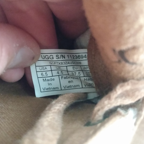 UGG Nuray suede High top sneakers EUC - Picture 6 of 7